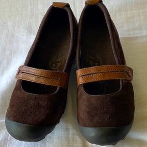 Merrell Womens Brown Suede Comfort Shoes Size 8.5